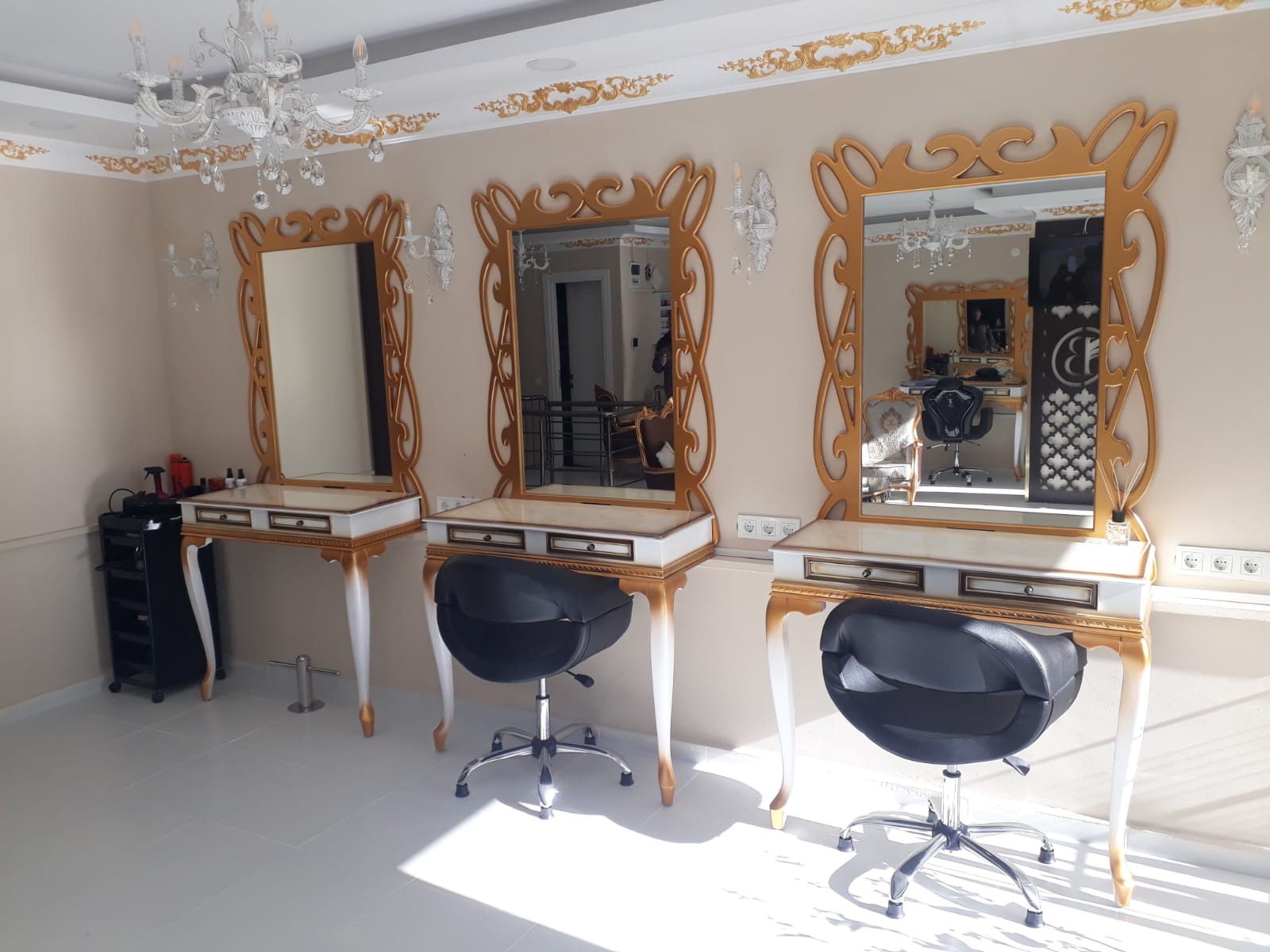 https://adorakuaformobilyalari.com