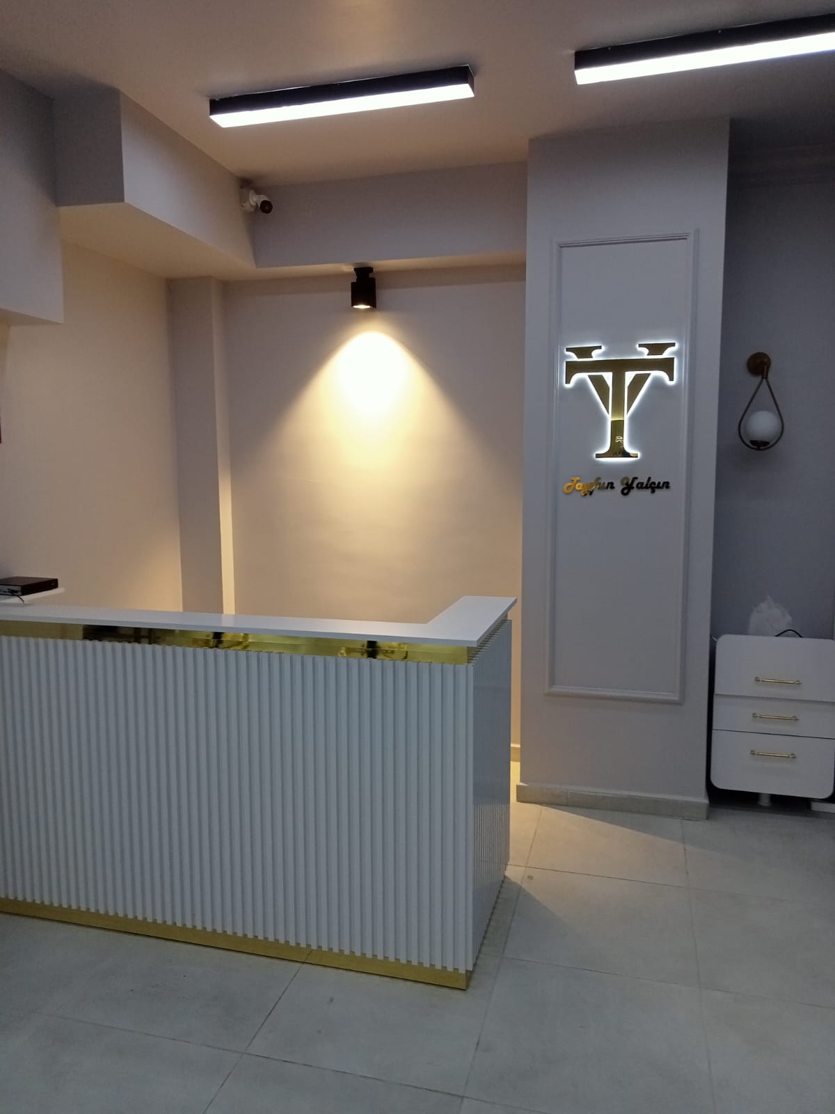 https://adorakuaformobilyalari.com