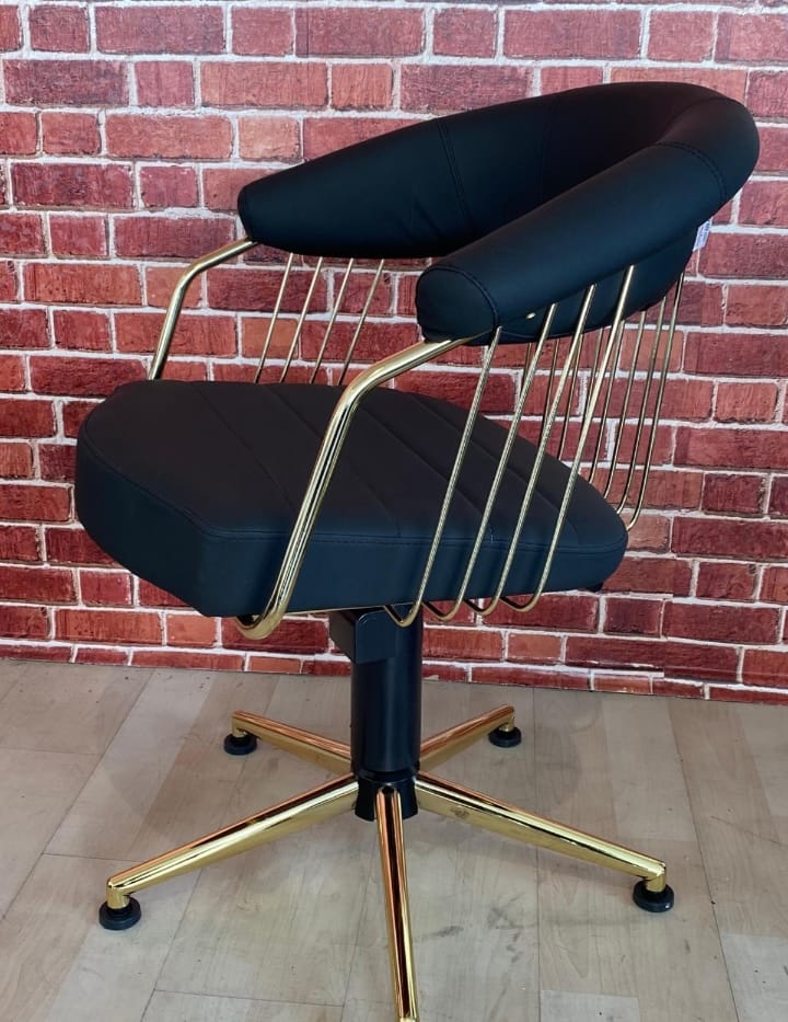 https://adorakuaformobilyalari.com